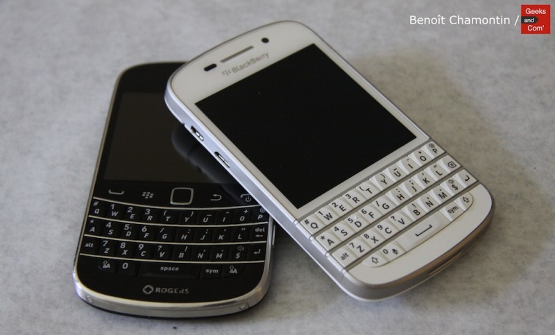 BlackBerry-Q10-vs-BlackBerry-Bold-9900-Geeks-and-Com