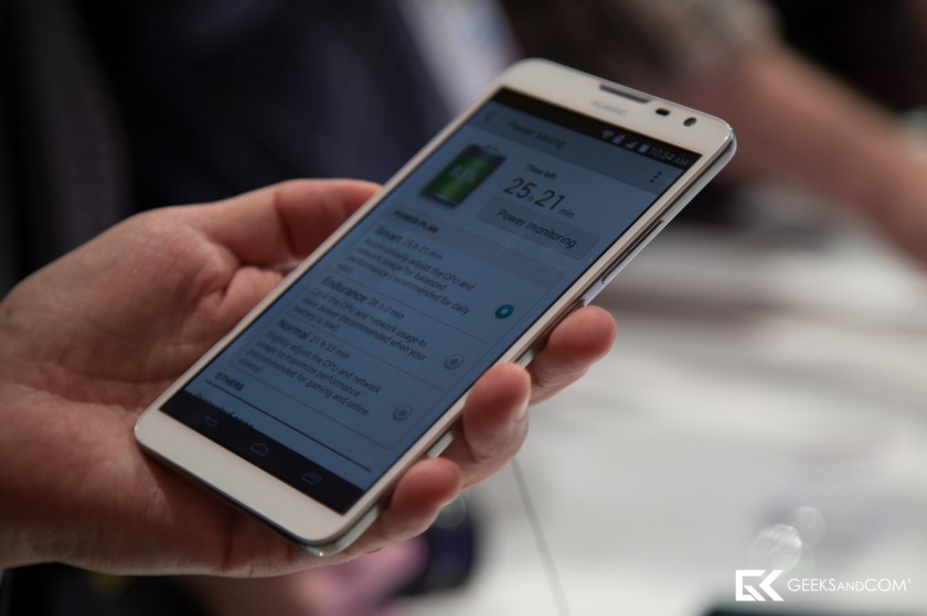 Demo autonomie - Huawei Ascend Mate2 4G - CES 2014 - Geeks and Com