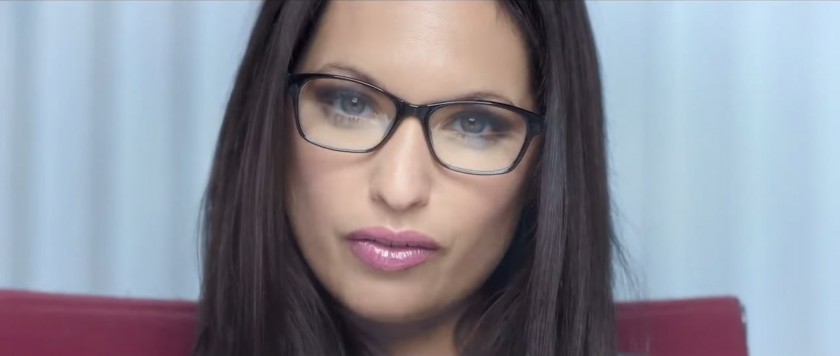 Sexy Doctor Playstation Vita - Publicite Sony