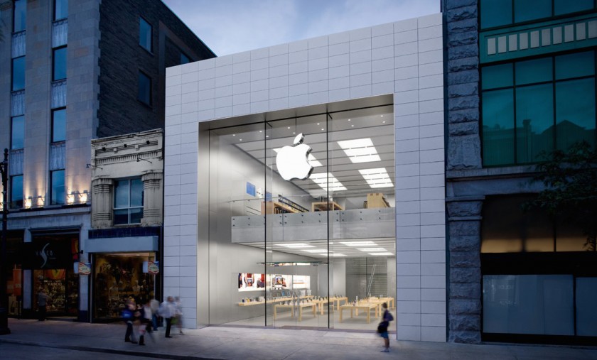 Apple Store - Sainte-Catherine Montreal - Canada