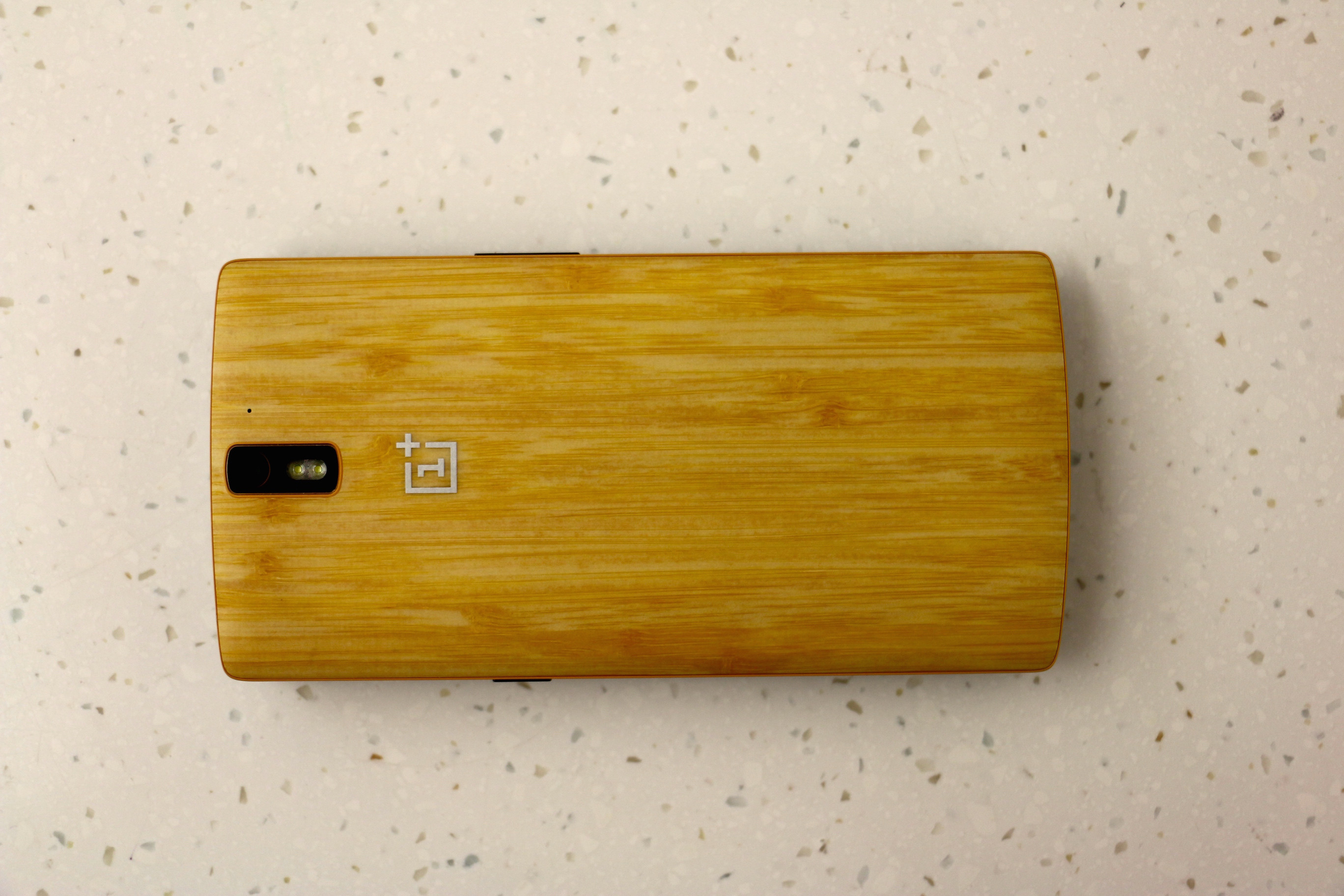 OnePlus 2 sous le OnePlus One