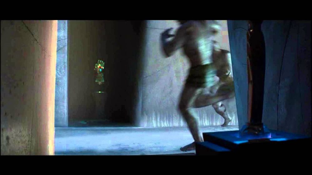 Dans Thor (2011), un Gant de l'Infini a été entraperçu. S'agit-il d'un autre que celui de Thanos dans Avengers: L'Ere d'Ultron? A moins que ce dernier s'en soit emparé sur Asgard. Ce qui pose la question d'une possible alliance avec Loki.